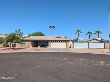 9823 N 48th Dr, Glendale, AZ 85302