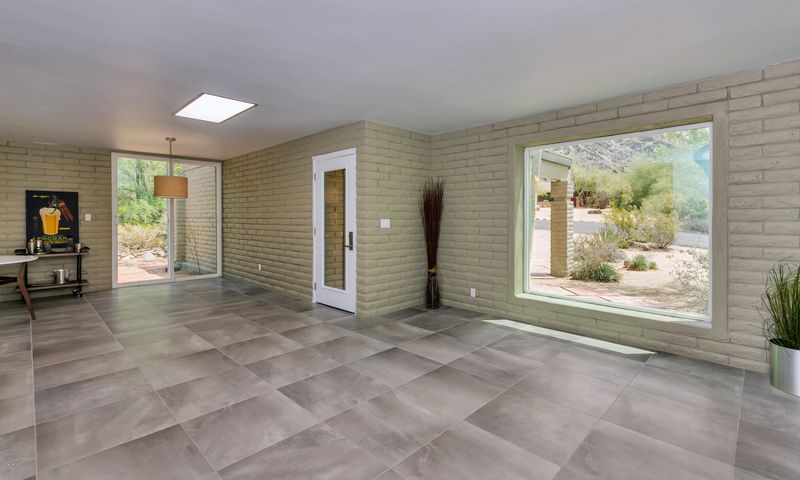 9824 N 17th St, Phoenix, AZ 85020
