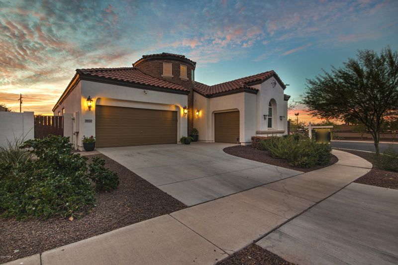 9824 S 6th Pl, Phoenix, AZ 85042