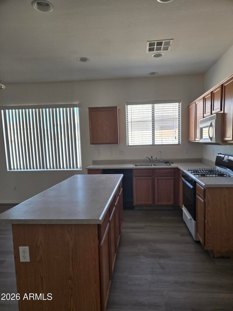 9824 W Crown King Rd, Tolleson, AZ 85353