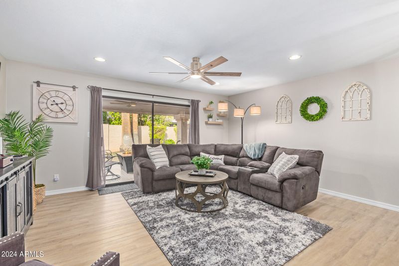 9824 W Kerry Ln, Peoria, AZ 85382