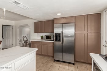 9825 44th Ave, Glendale, AZ 85302