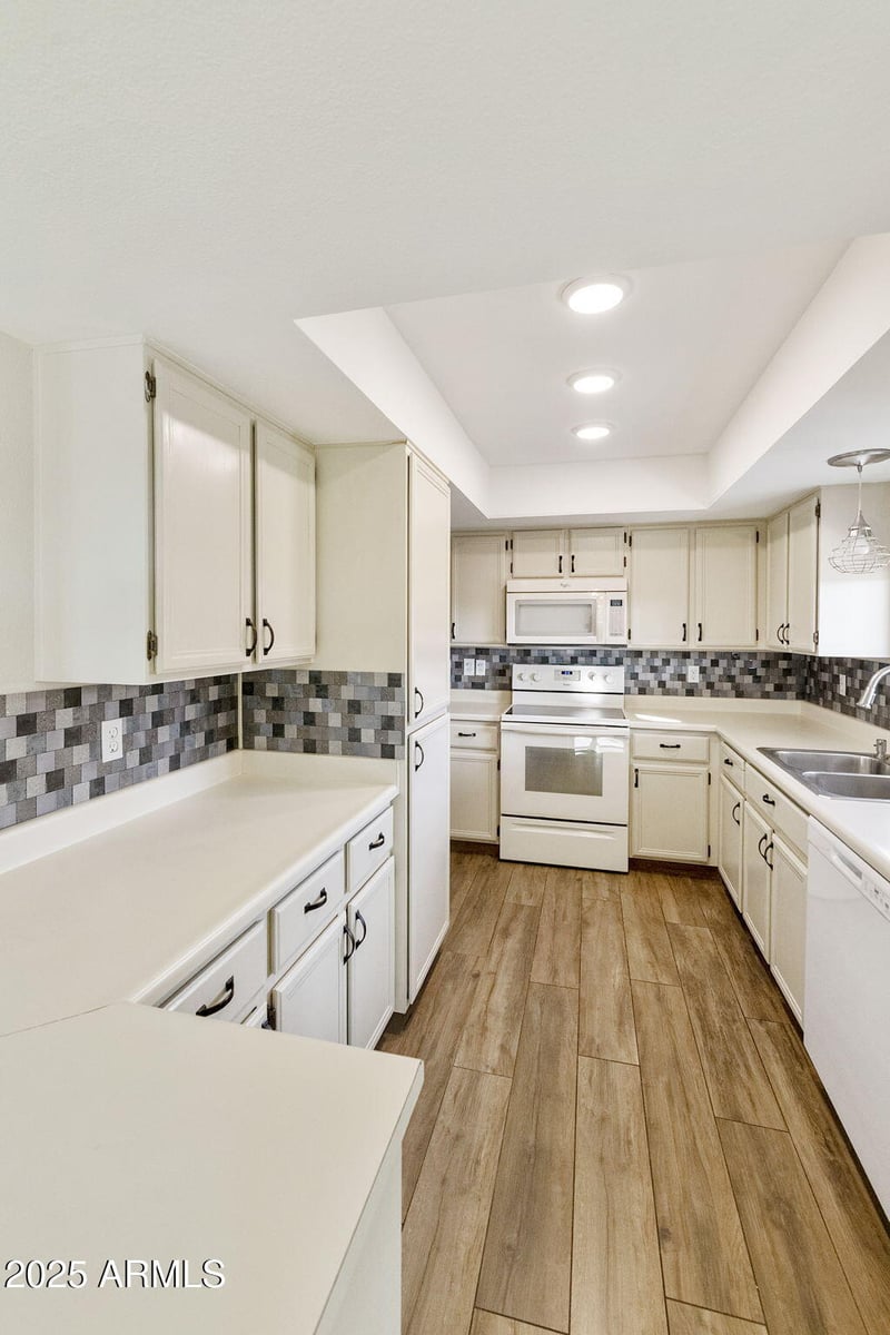 9825 Navajo Pl, Sun Lakes, AZ 85248