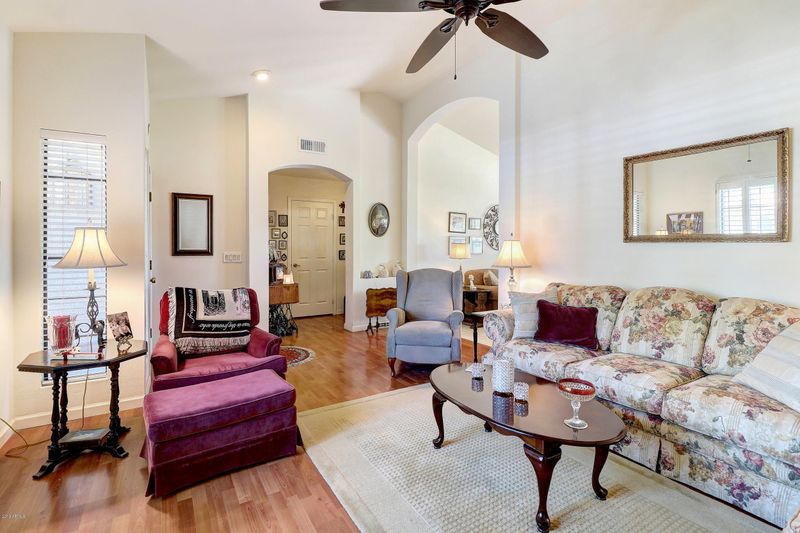 9825 W Mcrae Way, Peoria, AZ 85382
