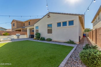 9826 Radioactive Dr, Mesa, AZ 85212