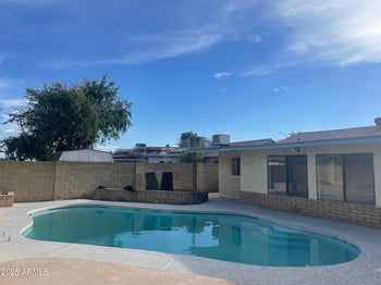 9827 17th Dr, Phoenix, AZ 85021