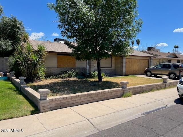 9827 47th Dr, Glendale, AZ 85302