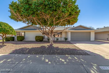 9827 Lindgren Ave, Sun City, AZ 85373
