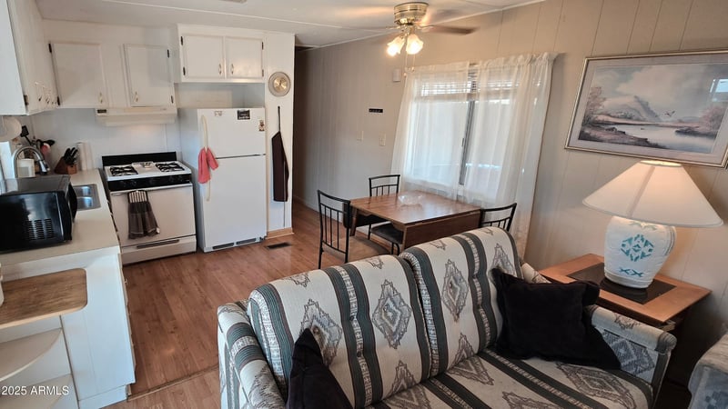 9828 Pueblo Ave #90, Mesa, AZ 85208