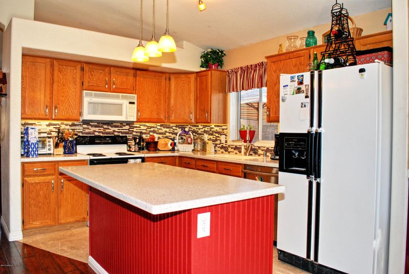 9829 W Potter Dr, Peoria, AZ 85382