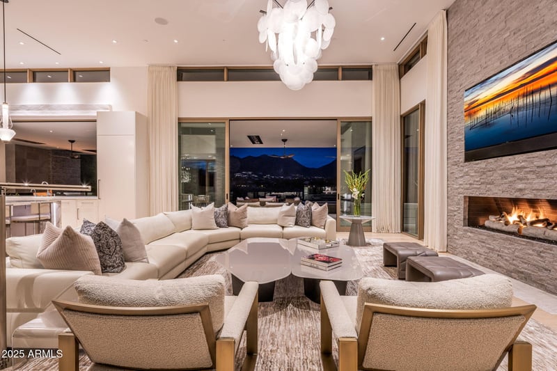 9830 Thompson Peak Pw #912, Scottsdale, AZ 85255