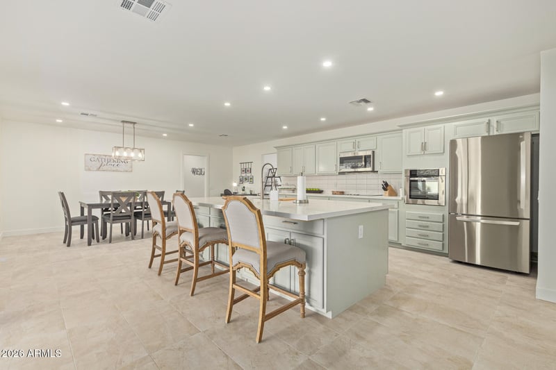 9830 W Evergreen Dr, Sun City, AZ 85373