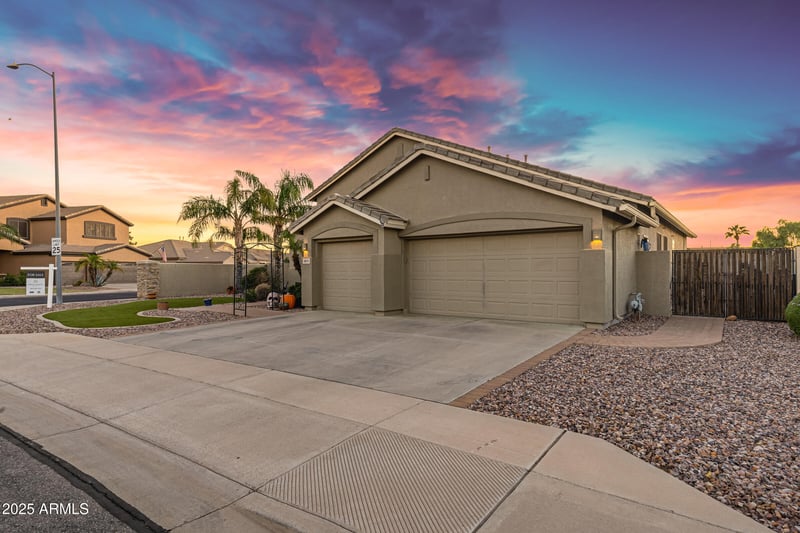 9831 Lompoc Ave, Mesa, AZ 85209