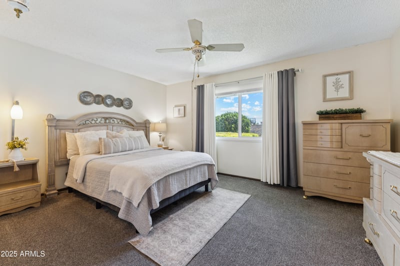 9831 Pebble Beach Dr, Sun City, AZ 85351