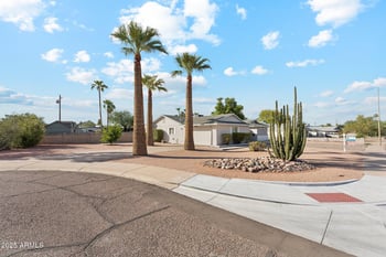 9832 29th St, Phoenix, AZ 85028