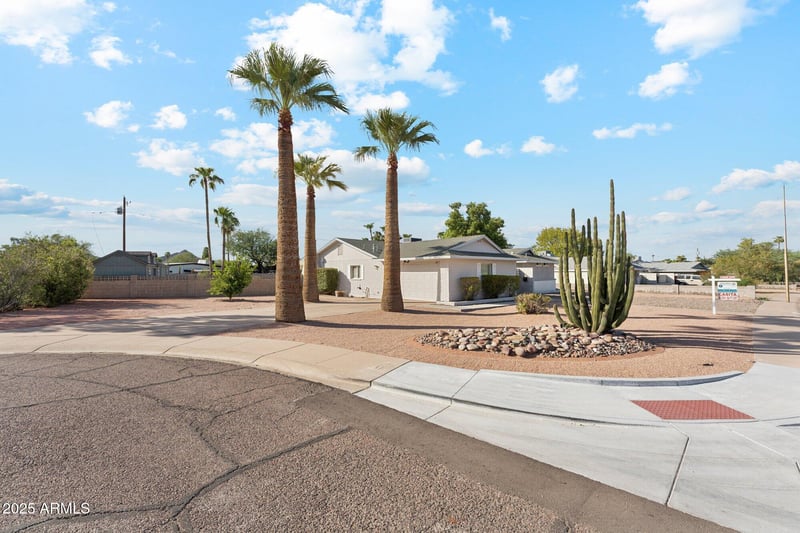 9832 29th St, Phoenix, AZ 85028