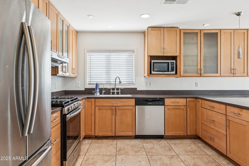 9832 29th St, Phoenix, AZ 85028