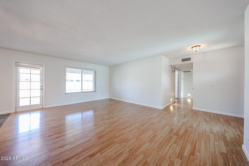 9832 Behrend Dr, Peoria, AZ 85382