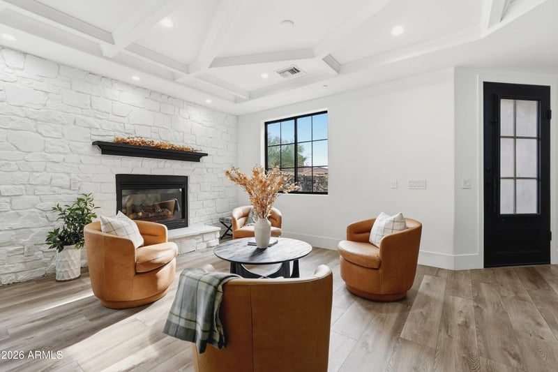 9832 Edgestone Dr, Scottsdale, AZ 85255