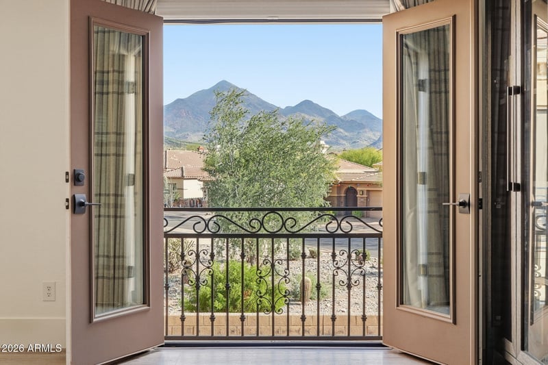 9832 Edgestone Dr, Scottsdale, AZ 85255