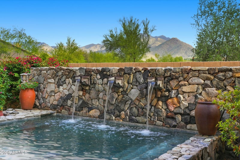 9832 Edgestone Dr, Scottsdale, AZ 85255