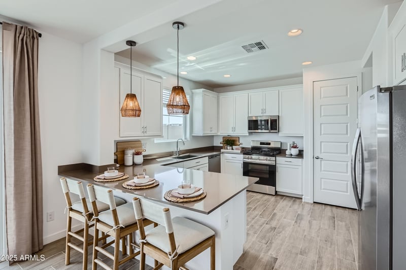 9832 Verde Ln, Phoenix, AZ 85037