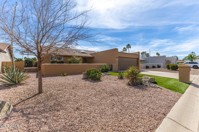 9833 Watford Way, Sun Lakes, AZ 85248