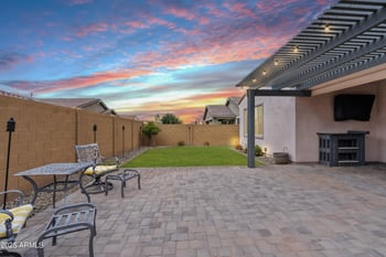 9833 Red Giant Dr, Mesa, AZ 85212