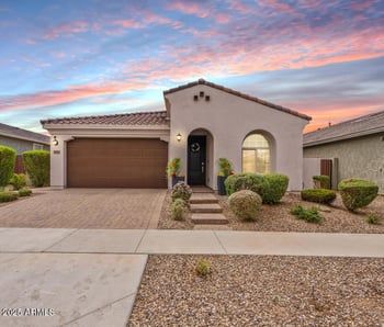 9833 Red Giant Dr, Mesa, AZ 85212