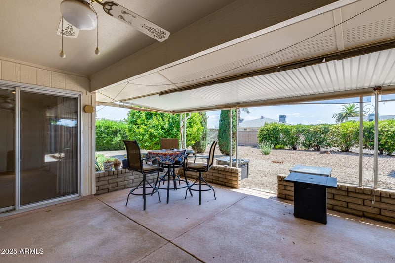 9839 Cedar Dr, Sun City, AZ 85351