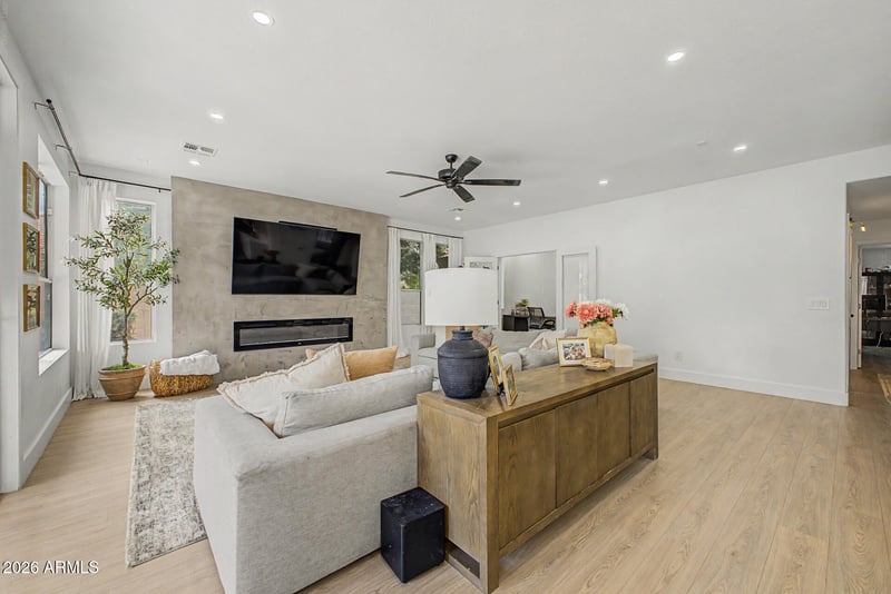 9839 Inverness Ave, Mesa, AZ 85209