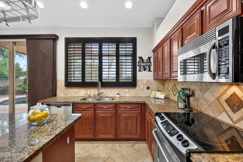 984 S Western Skies Dr, Gilbert, AZ 85296