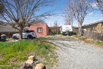 9840 8th St, Mayer, AZ 86333