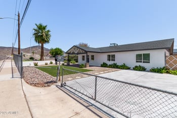 9845 15th Ave, Phoenix, AZ 85021