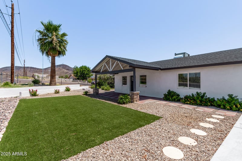 9845 15th Ave, Phoenix, AZ 85021