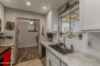9845 Royal Ridge Dr, Sun City, AZ 85351