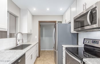 9845 Royal Ridge Dr, Sun City, AZ 85351