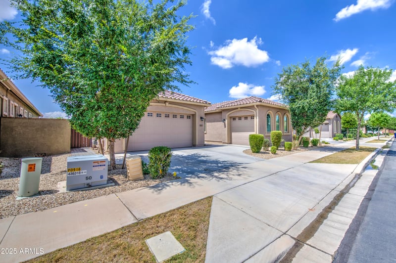 9845 Thistle Ave, Mesa, AZ 85212