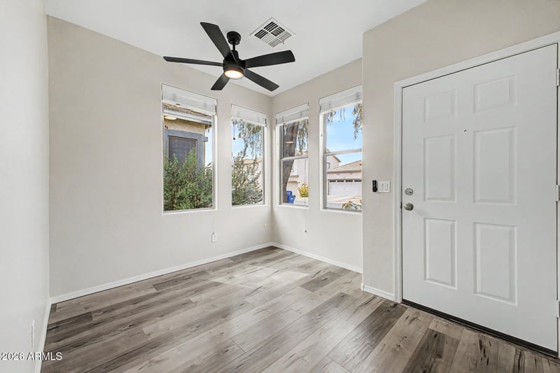 9847 Escondido Ave, Mesa, AZ 85208