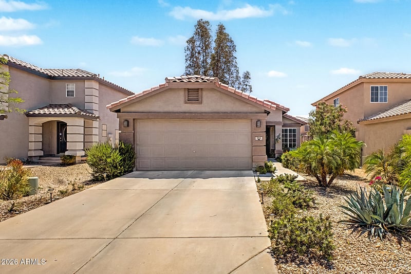 985 Stardust Way, San Tan Valley, AZ 85143
