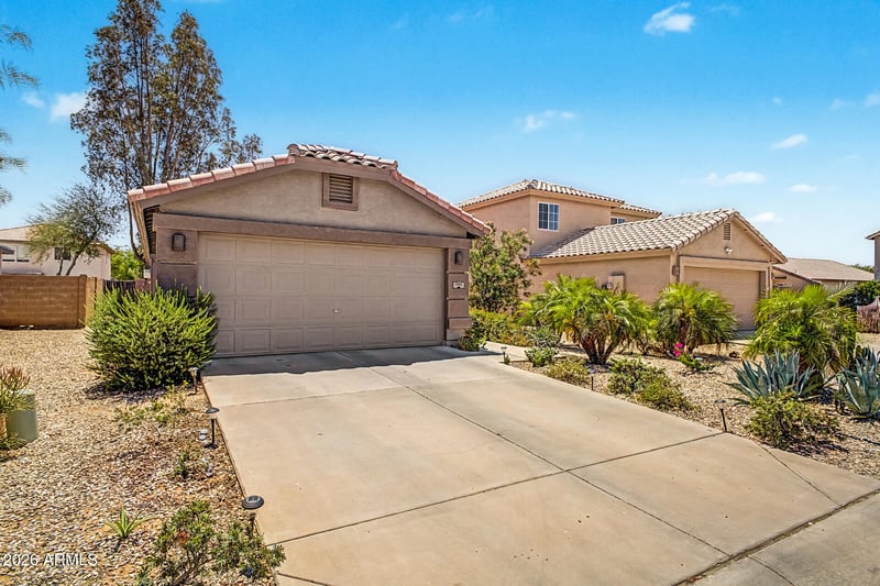 985 Stardust Way, San Tan Valley, AZ 85143