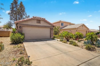 985 E Stardust Way, San Tan Valley, AZ 85143