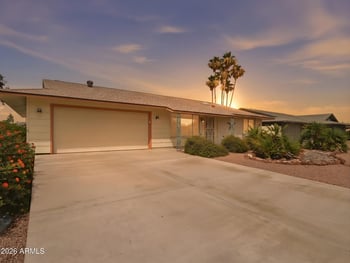 9850 Emberwood Dr, Sun City, AZ 85351