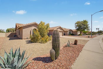 9850 W Menadota Dr, Peoria, AZ 85382