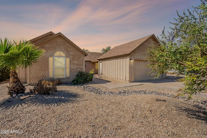 9852 46th St, Phoenix, AZ 85044