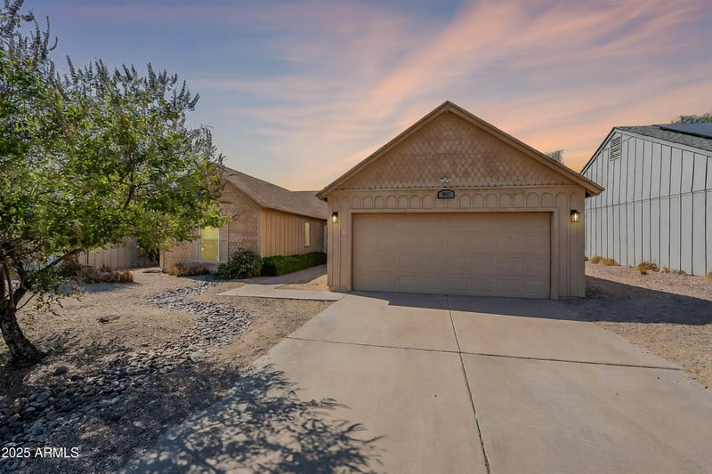 9852 46th St, Phoenix, AZ 85044