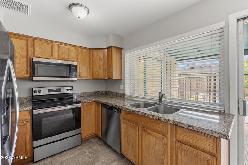 9855 N 56th Dr, Glendale, AZ 85302