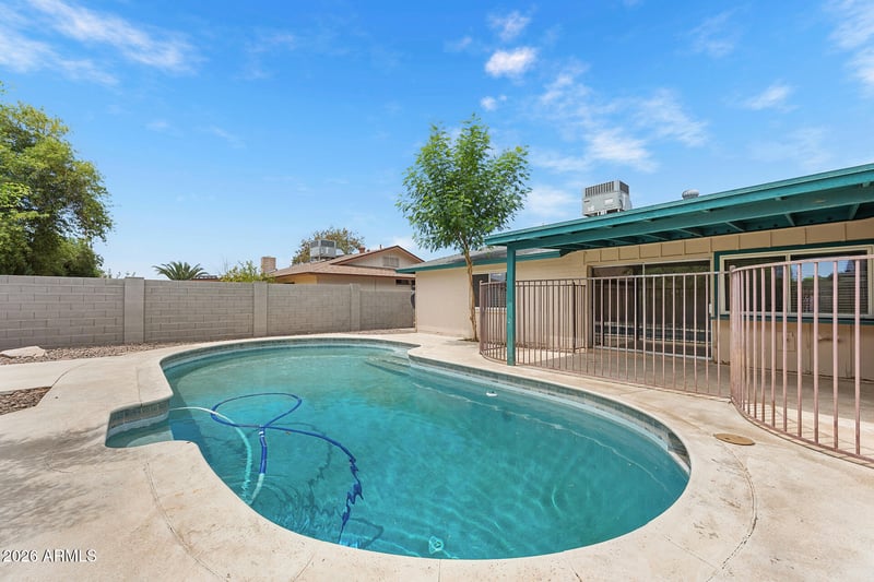 9855 N 56th Dr, Glendale, AZ 85302