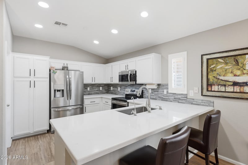9859 Salter Dr, Peoria, AZ 85382