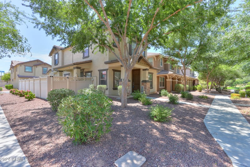 986 S Hawk Ln, Gilbert, AZ 85296